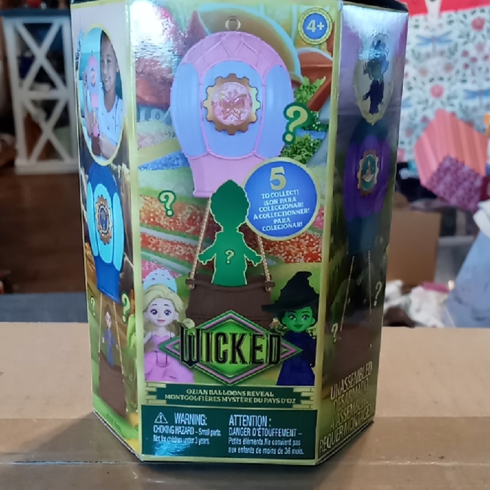 Wicked Blind Box Ozian Balloons Reveal.